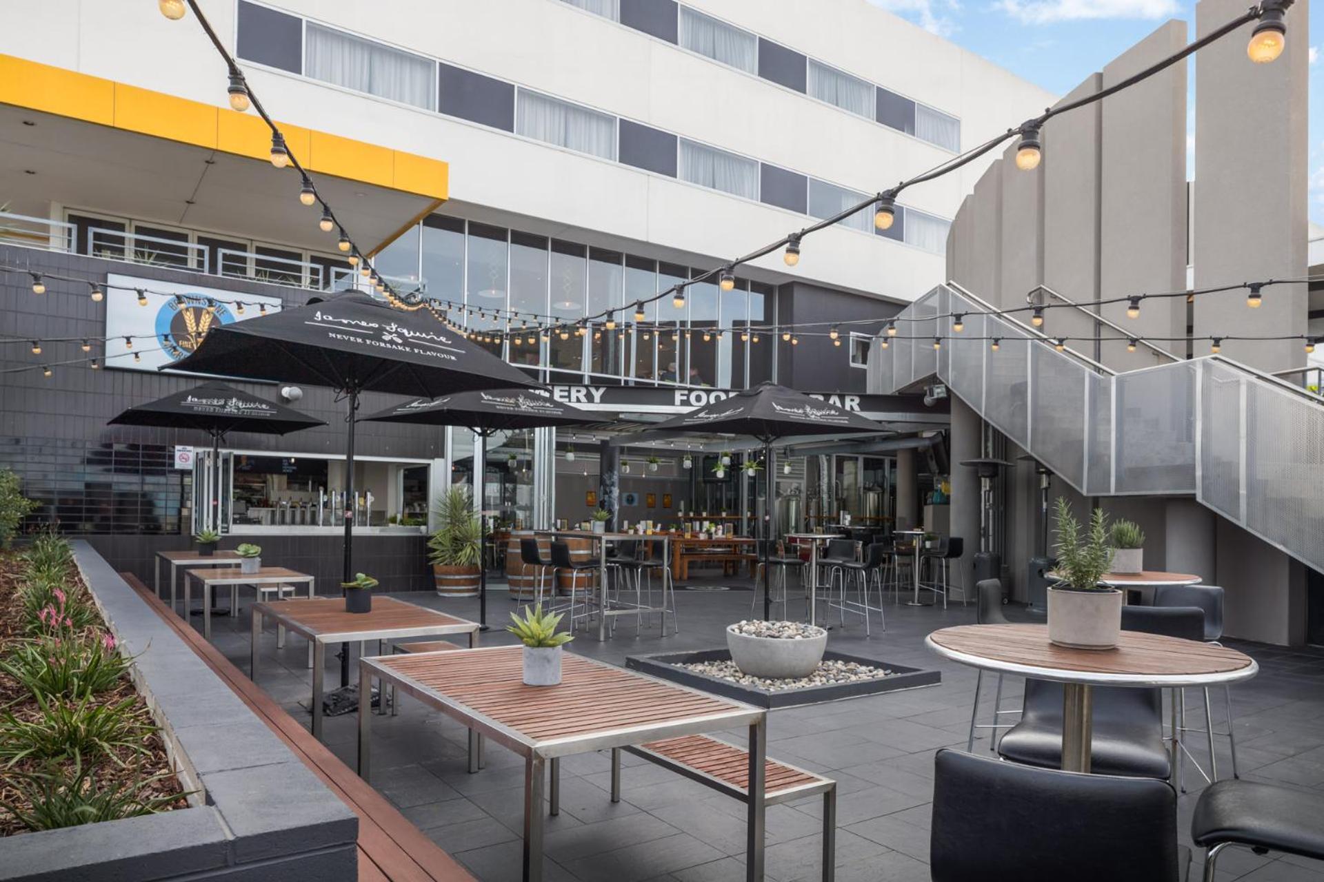 Atura Dandenong Hotel Doveton Kültér fotó