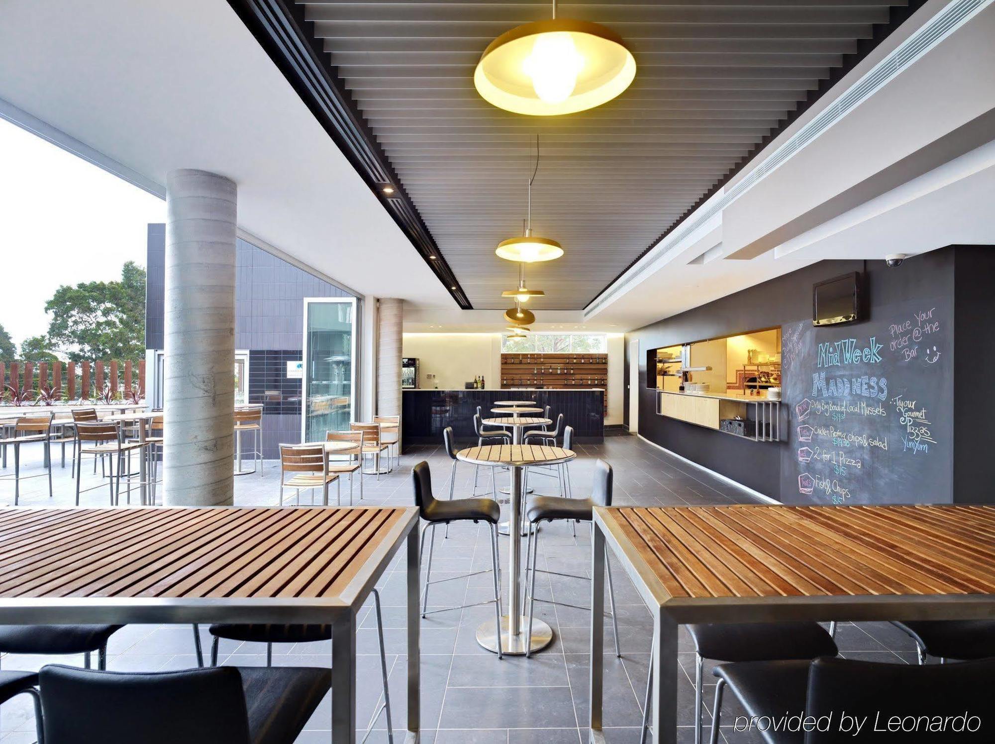 Atura Dandenong Hotel Doveton Kültér fotó